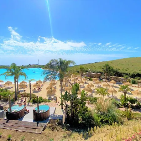 Amazing In Lagoon إِستيبونا